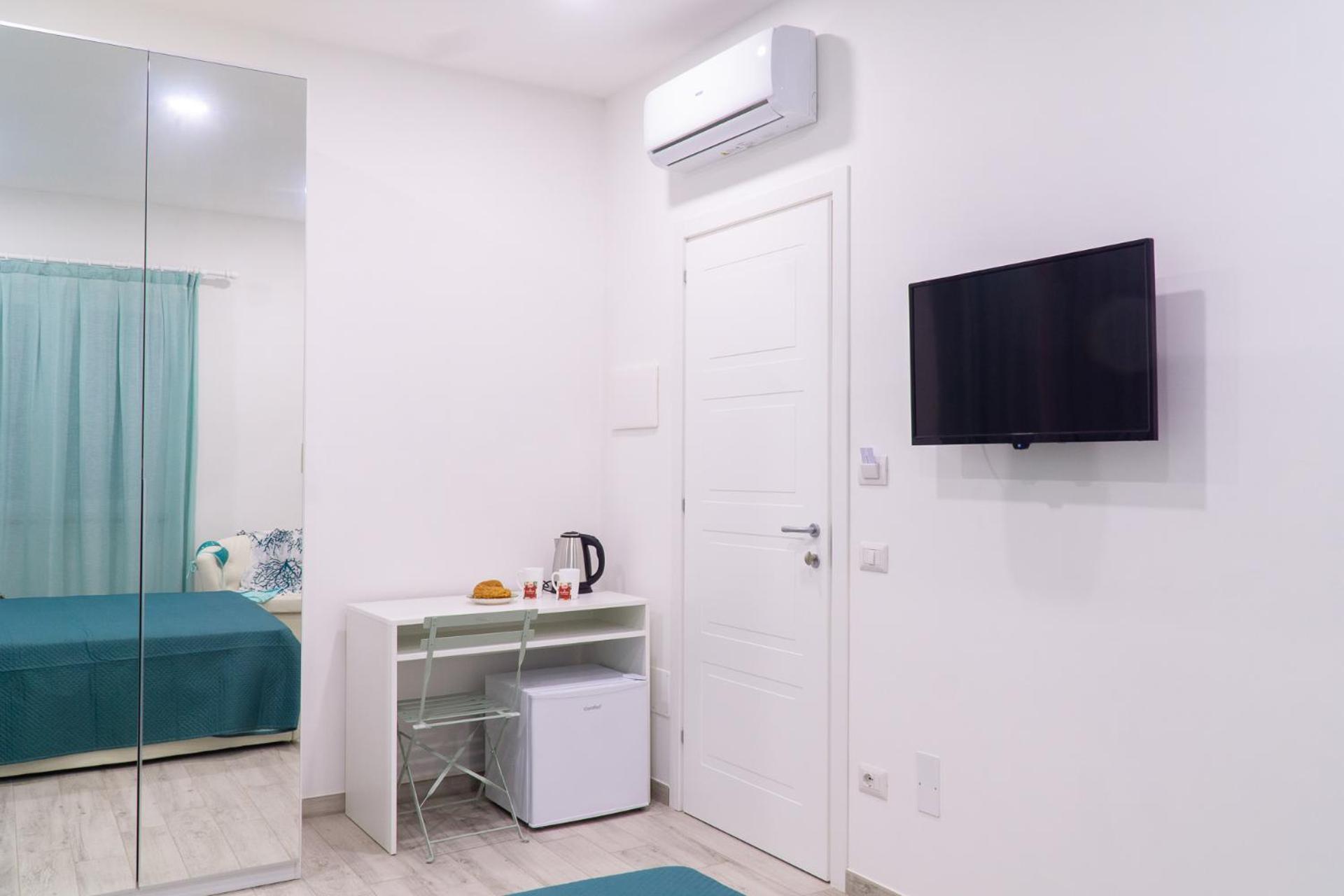 Summer Colors Rooms & Apartments メタ エクステリア 写真