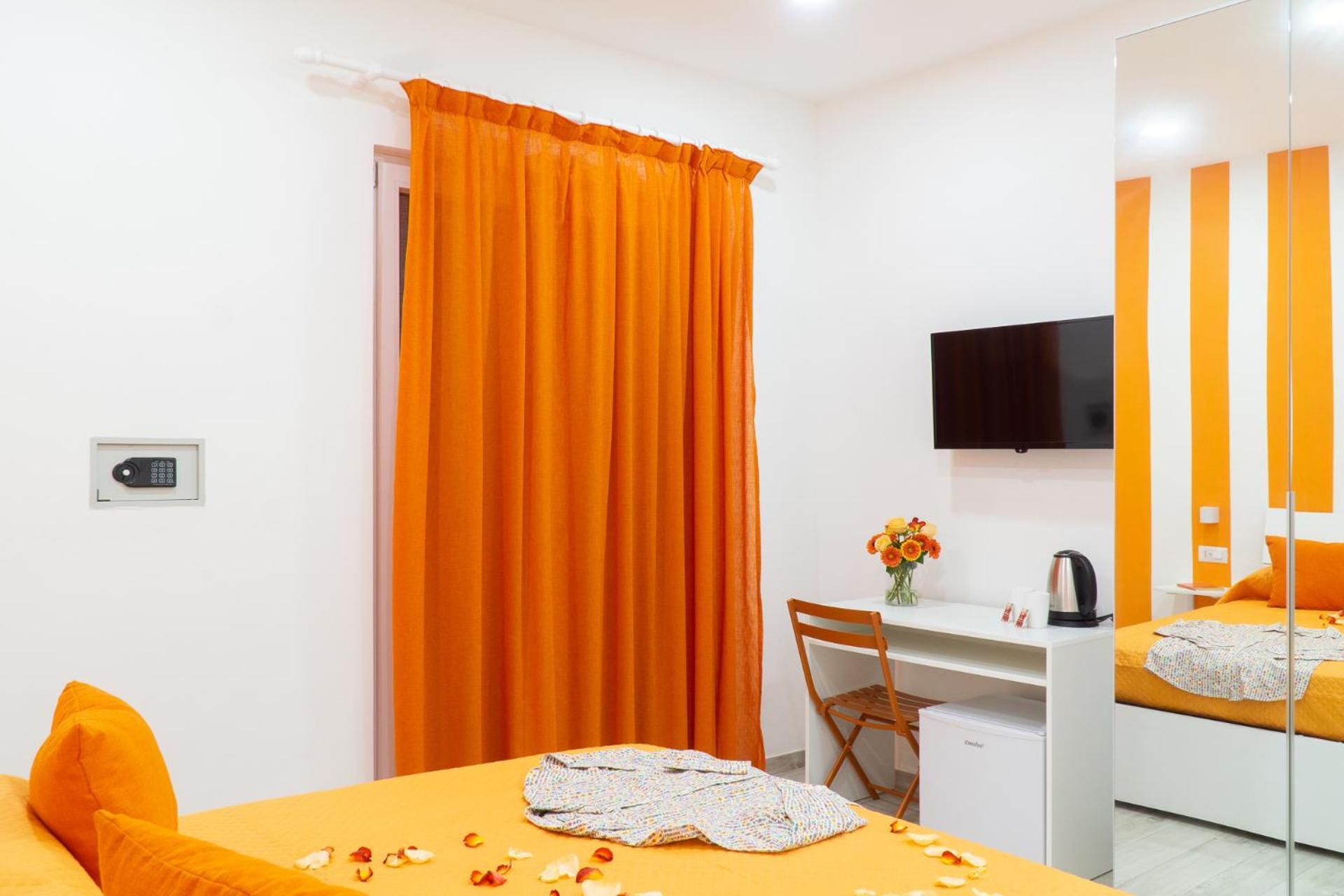 Summer Colors Rooms & Apartments メタ エクステリア 写真
