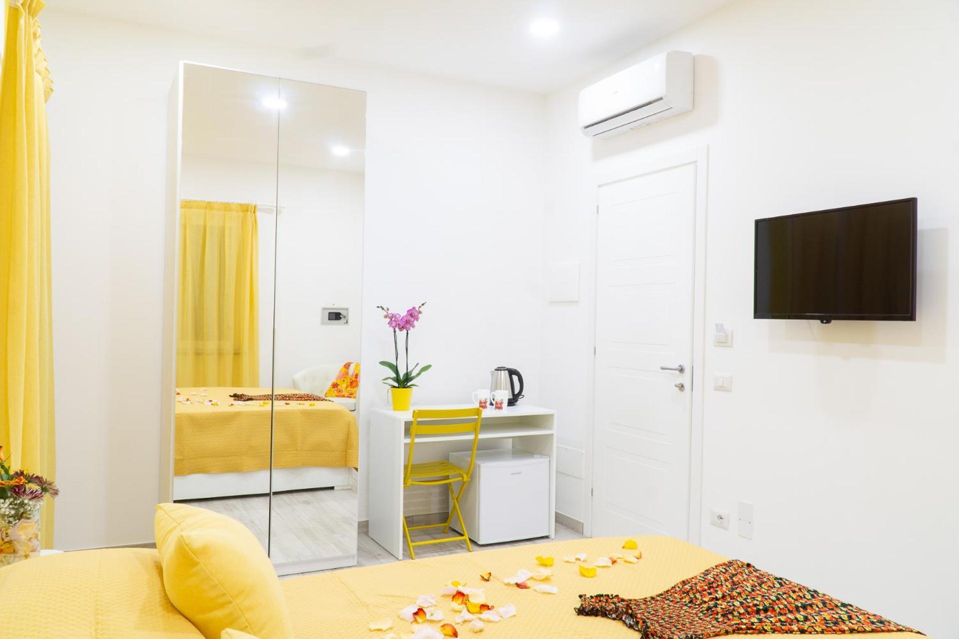Summer Colors Rooms & Apartments メタ エクステリア 写真