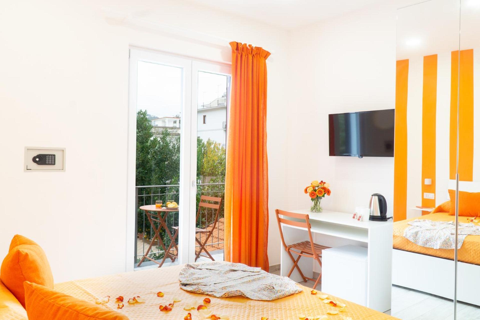Summer Colors Rooms & Apartments メタ エクステリア 写真